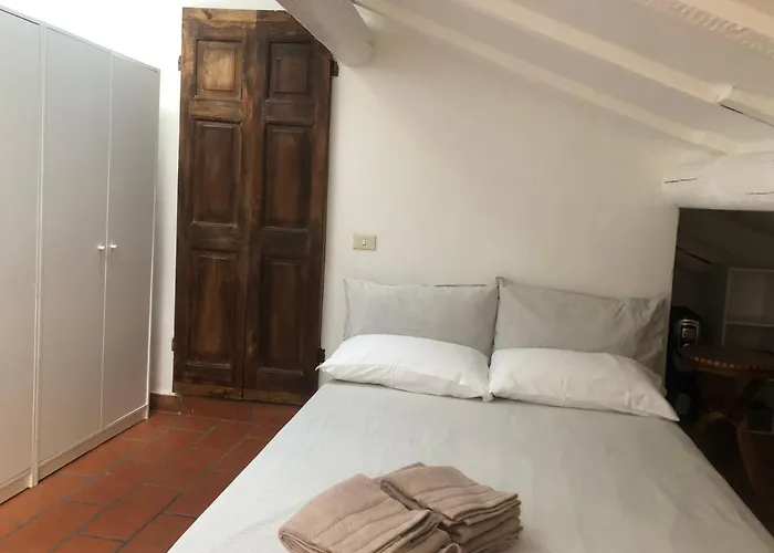 Appartement Il Tetto Fiorito Dell'isola Milaan