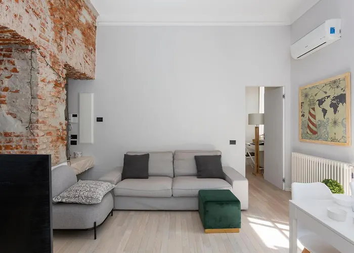 Lovely & Modern In China Town Area - Via Rosmini Lägenhet *