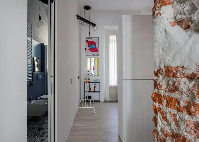 Lovely & Modern In China Town Area - Via Rosmini *