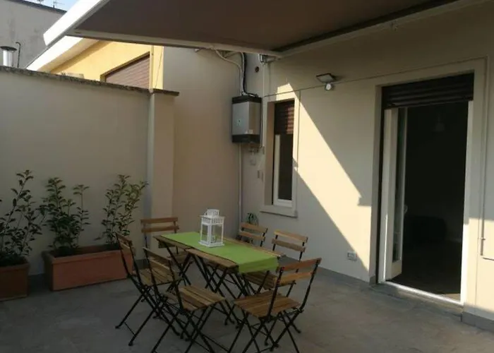 Con Grande Terrazzo In Via Lomellina - Lome 527 아파트