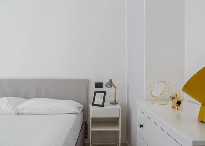 Lovely & Modern In China Town Area - Via Rosmini