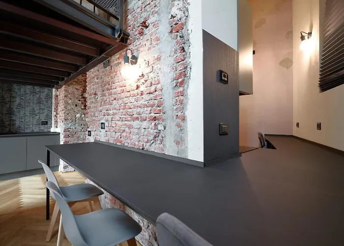 Isola Stylish Loft In *