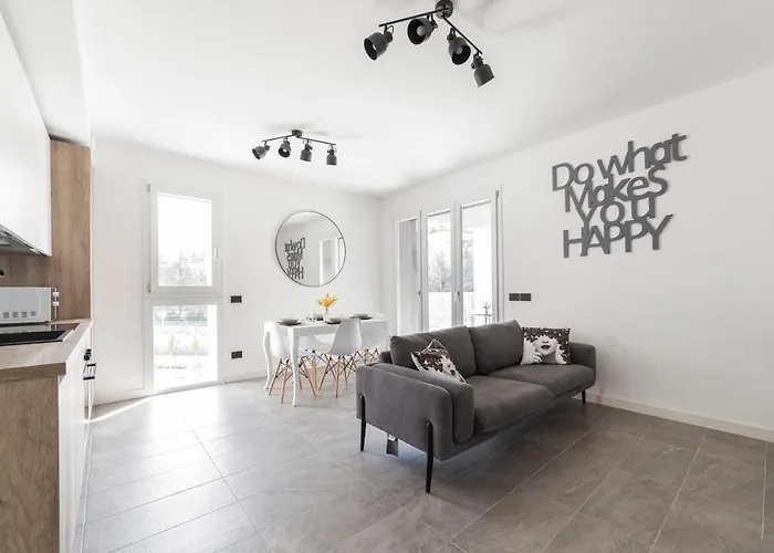 Modern Apt With Terrace And Parking! Апартаменты Милан