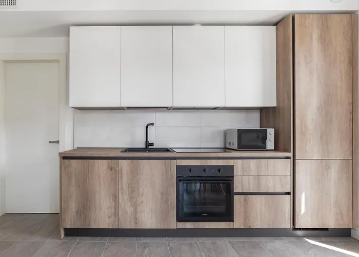 Modern Apt With Terrace And Parking! Апартаменты *