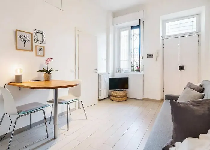 Easylife - - Belinzaghi 6 - Isola Apartament