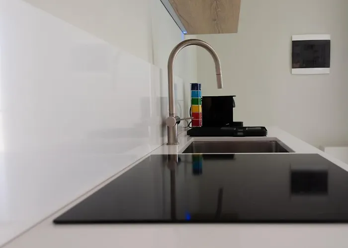 Bnbutler - Casati, 2 - Glamour In Tra Shopping E Notturna