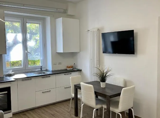 Apartament Housitalia *