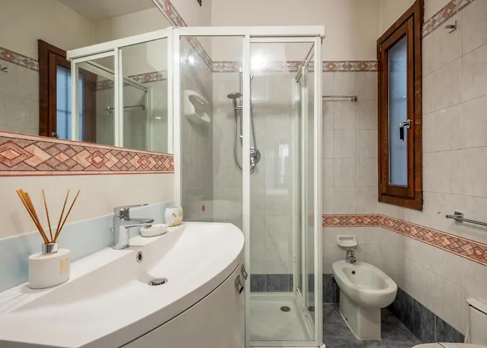 Easylife - - Giulini 5 - Castello Sforzersco * Milán