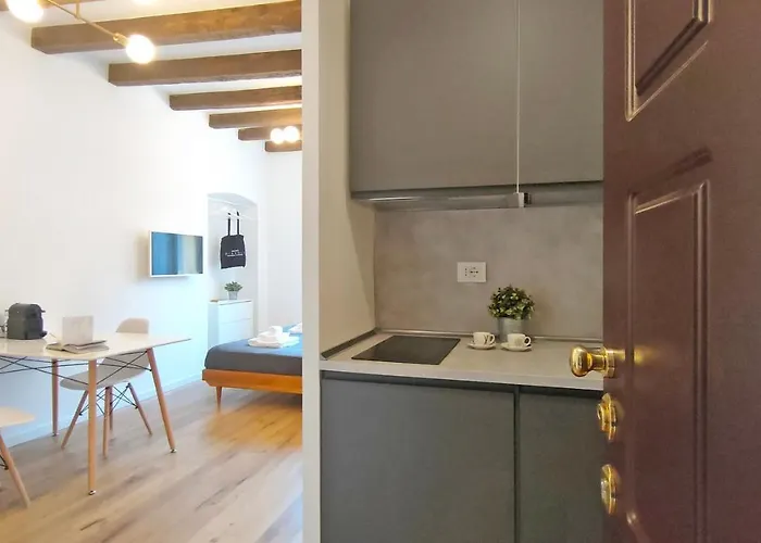 Navigli - Via Vigevano Апартаменты *