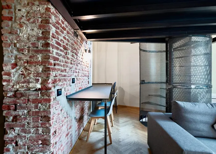 Isola Stylish Loft In