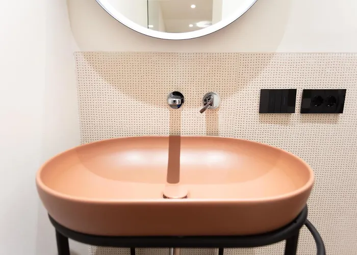 Sant'ambrogio Apartments, Reception H24 Apartment