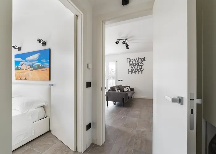 Modern Apt With Terrace And Parking! *