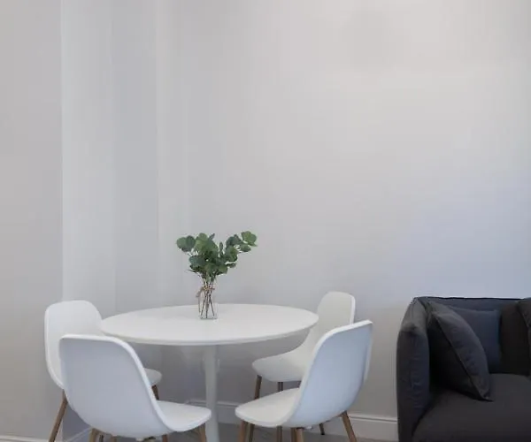 Appartement Bnbutler - Pergolesi, 6 - Accogliente E Moderno A Due Passi Da Tutto Milaan