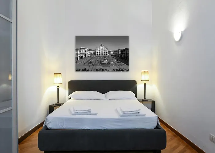 Charming San Babila Apt. Milan