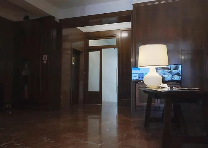 Oreaspiti - Not Only A In Magenta Quarter Milán