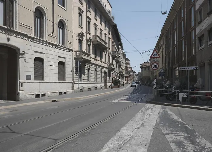 Oreaspiti - Not Only A In Magenta Quarter