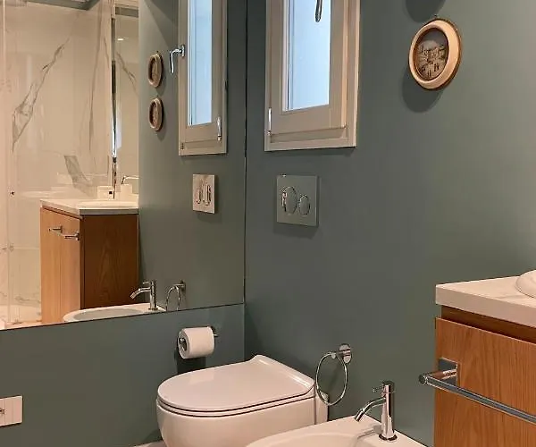 Oreaspiti - Not Only A In Magenta Quarter