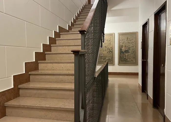 Oreaspiti - Not Only A In Magenta Quarter * Milán