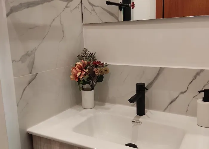 ! Industrial ! Wifi - Metro 5 Minuti - Caminetto Appartamento