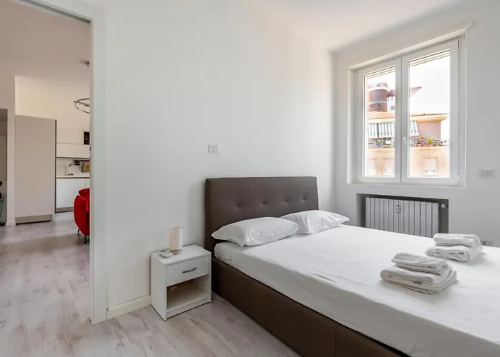 Guesthost - Garibaldi & Gae Aulenti Modern With Private Parking! Milán