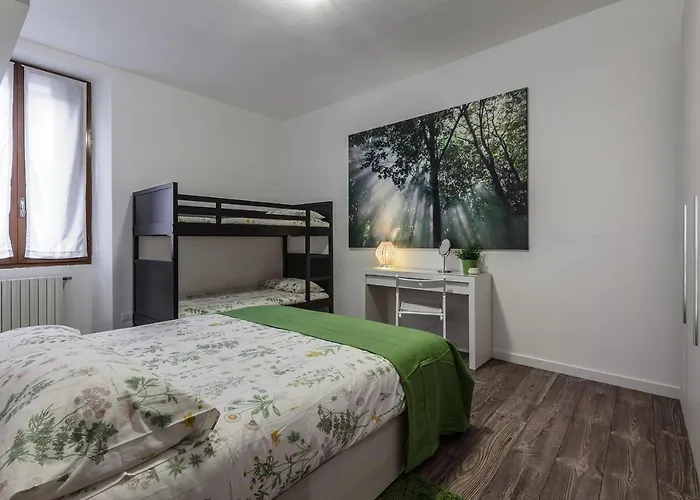 Stayeasy Fara12 - Station & Downtown Walking Distance Lejlighed