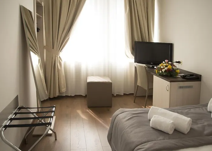 酒店 Ih Puccini 4*