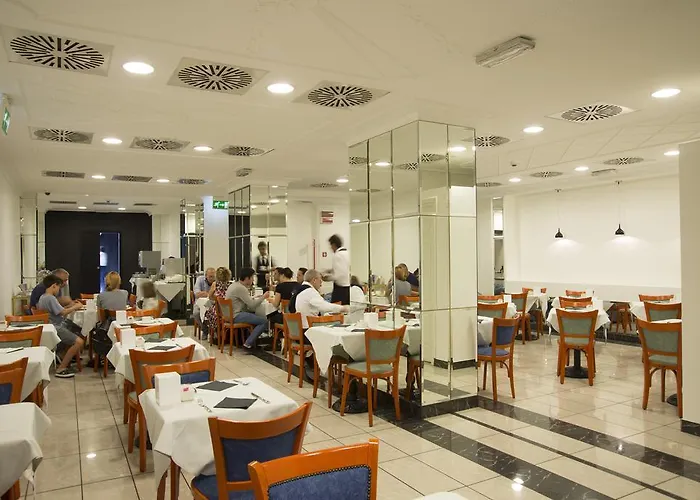 酒店 Ih Puccini 4*