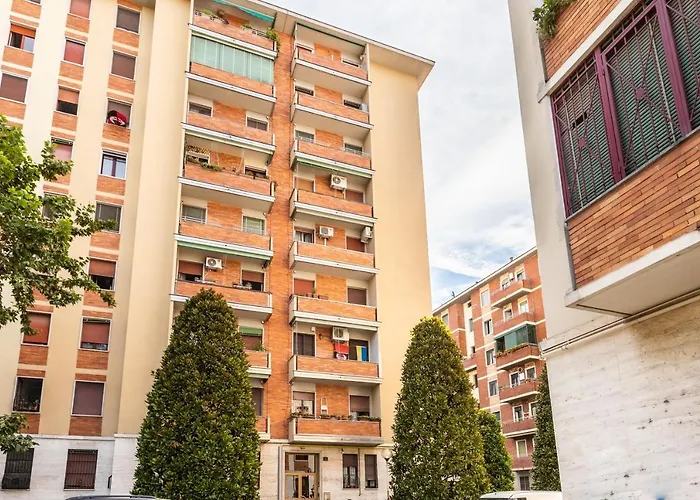 Rosselli 13 * Milano