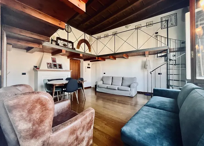 La Casa Sul Naviglio Milan