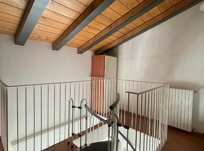 Easy - And Navigli 3* Milano