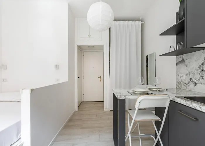 Guesthost - Bright 600mt From Viale Zara!