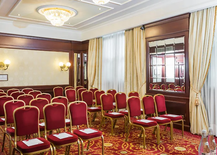 米兰市中心莱昂纳多酒店 酒店 4*