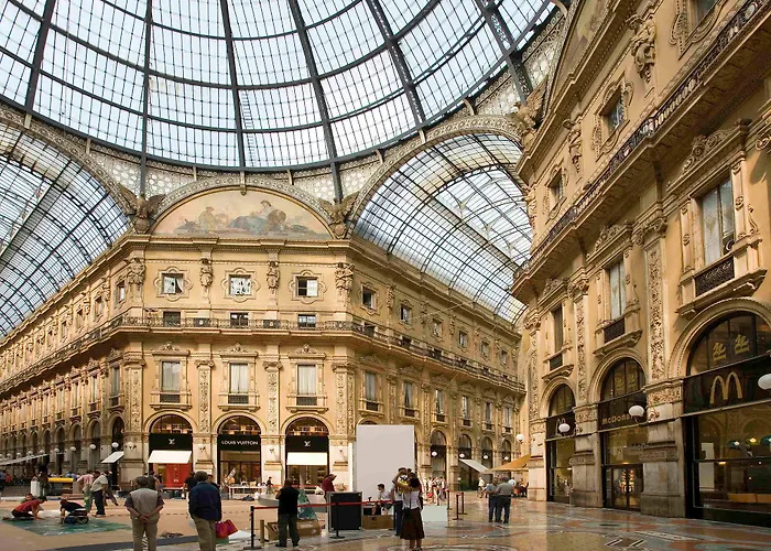 ايبيس ستيلز ميلانو سنترو فندق 3*