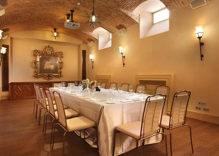 Chateau Monfort - Relais & Chateaux 5* ميلان