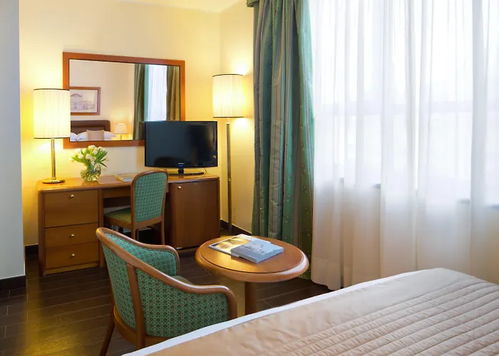 Otel Starhotels Business Palace Milano
