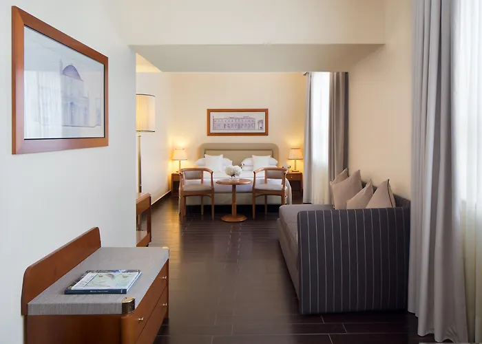 Otel Starhotels Business Palace Milano