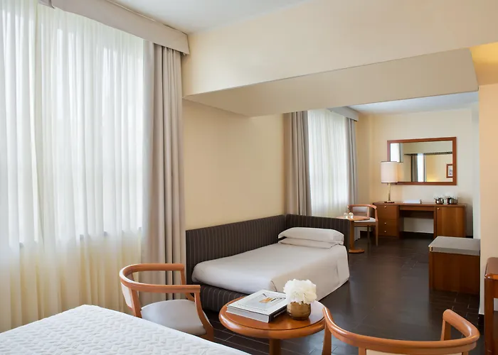 מלון Starhotels Business Palace 4*