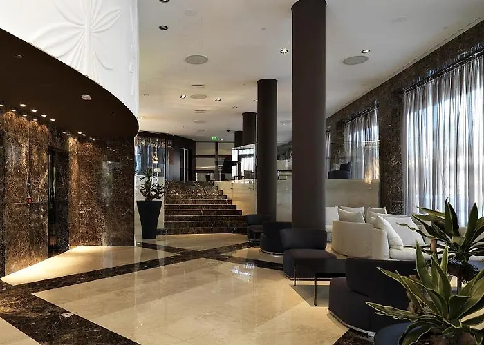 Crowne Plaza By Ihg Hotel