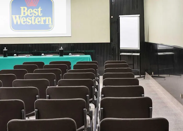 Western Madison Hotel 4*