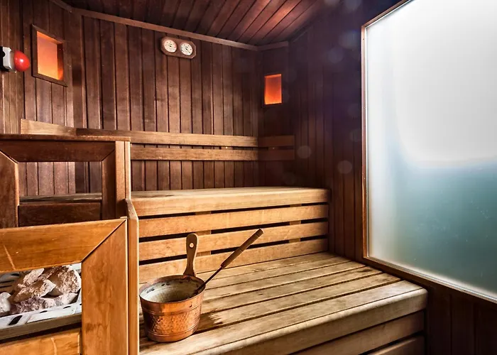 Hotel Crowne Plaza By Ihg 4*