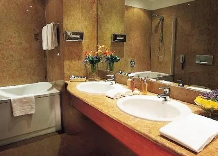 Ascot Otel 4*