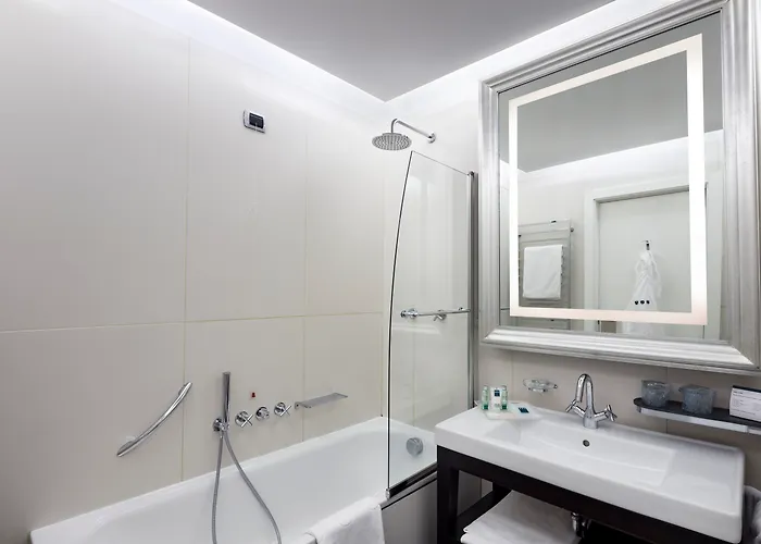Cusani 4* ميلان
