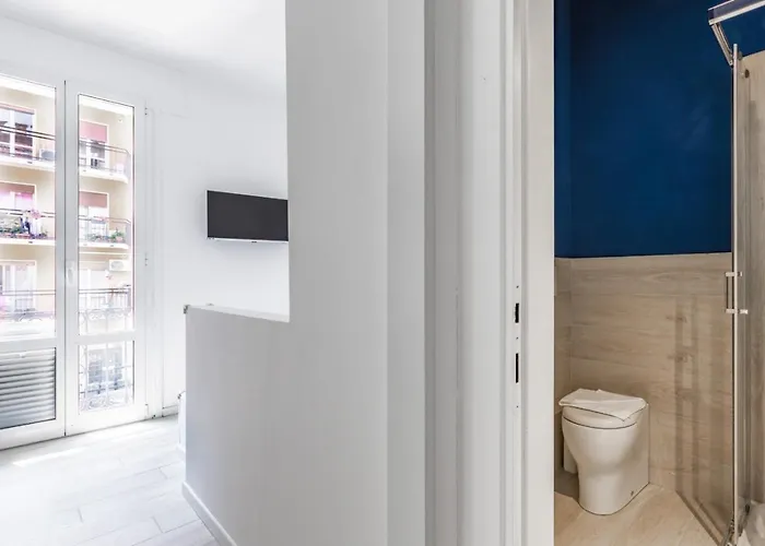 شقة Guesthost - Bright 600mt From Viale Zara!