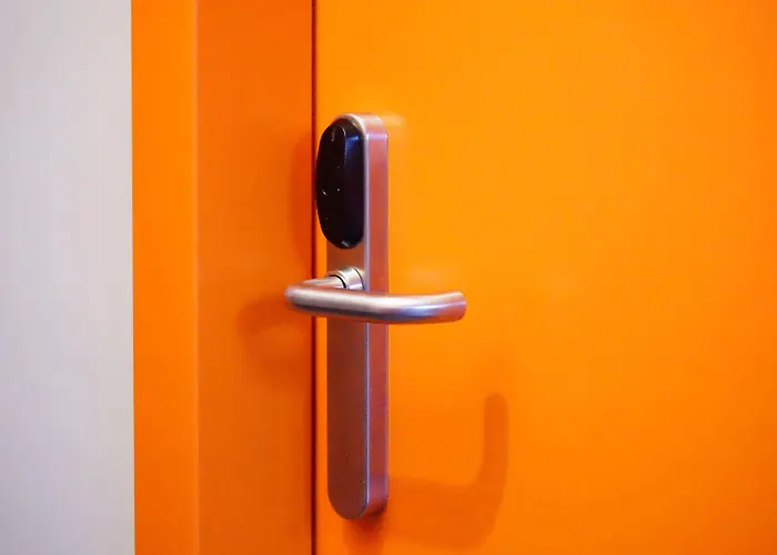 Aig Piero Rotta Hostel Milano