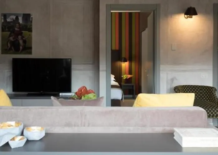 Отель Fifty House