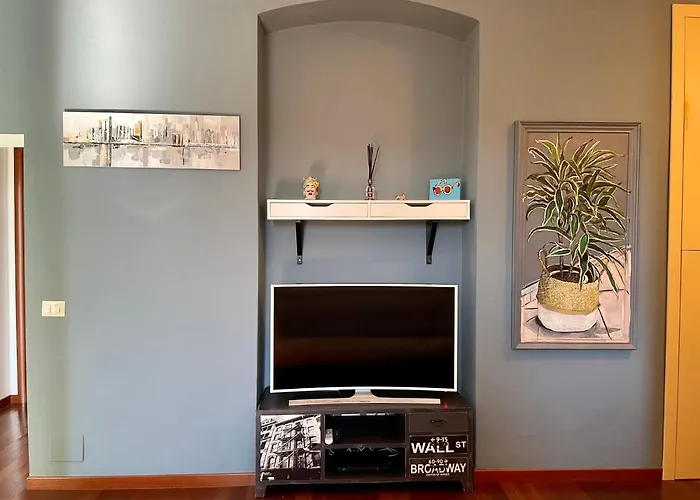 The Painting Apartment. A And Lovely In * Milano
