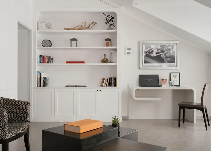 Aparthotel Montenapoleone Milán