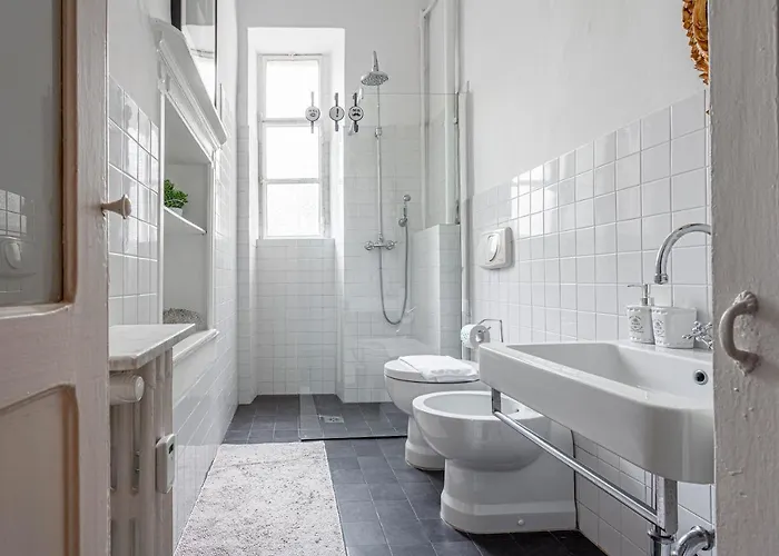 Joivy Elegant Flat With Balcony Milán