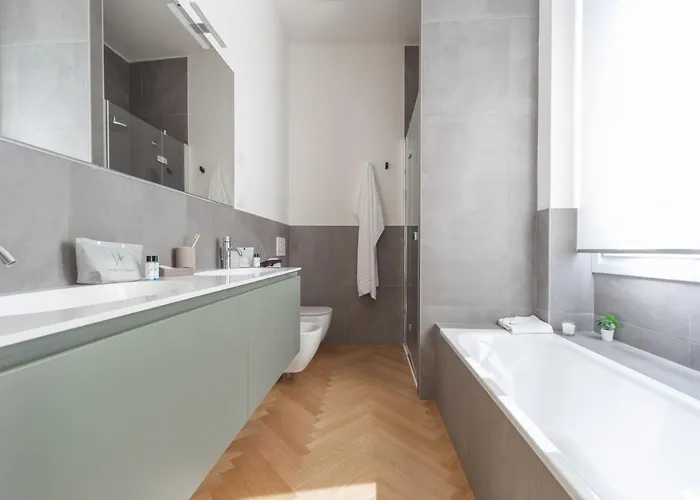 The Best Rent - Spacious Three-bedroom With Terrace * Milán