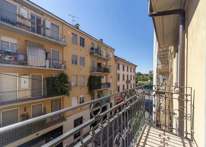 The Best Rent - Spacious Three-bedroom With Terrace Apartmán